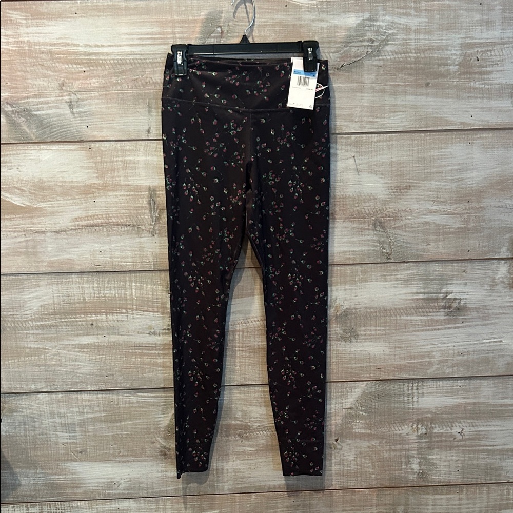 NWT NIKE DRI-FIT  Training leggings with roses size M